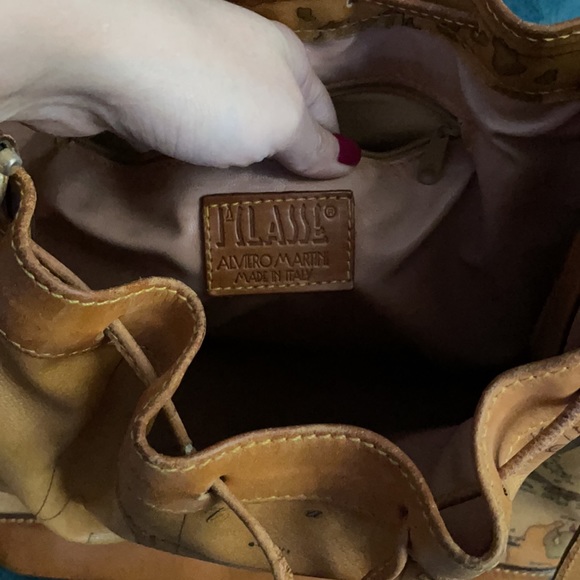 Vintage Alviero Martini bucket bag - Picture 7 of 8